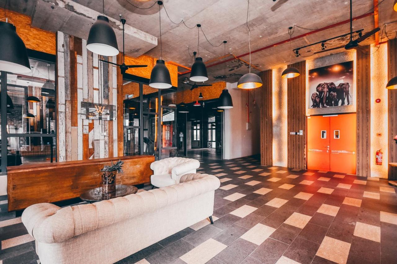 Cube 8Teens By Nest Home Johor Bahru Exterior photo