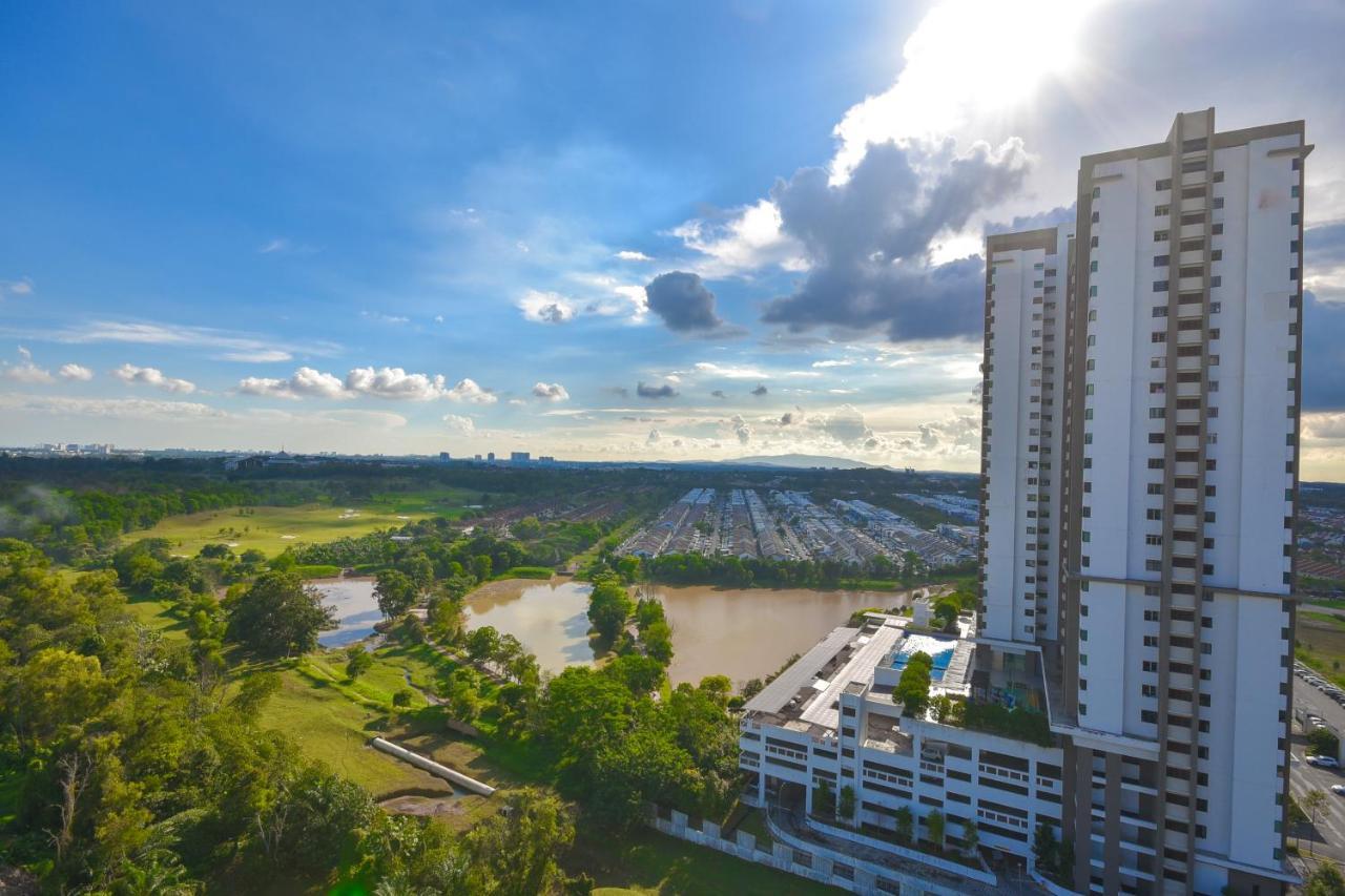 Cube 8Teens By Nest Home Johor Bahru Exterior photo
